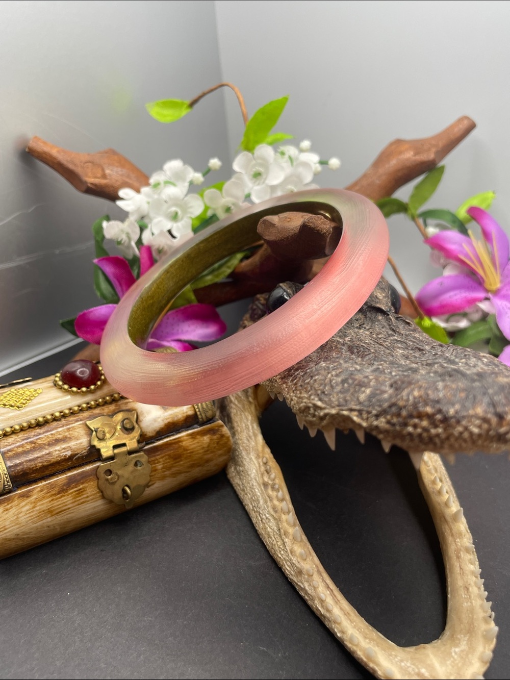 Alexis Bittar pink textured lucite bangle vintage